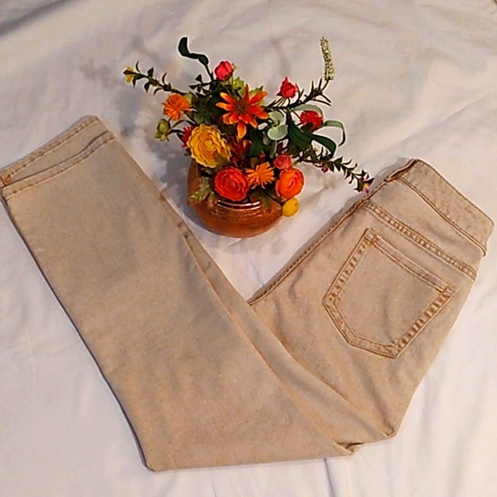 CHICO'S PLATINUM DENIM STRAIGHT LEG JEANS